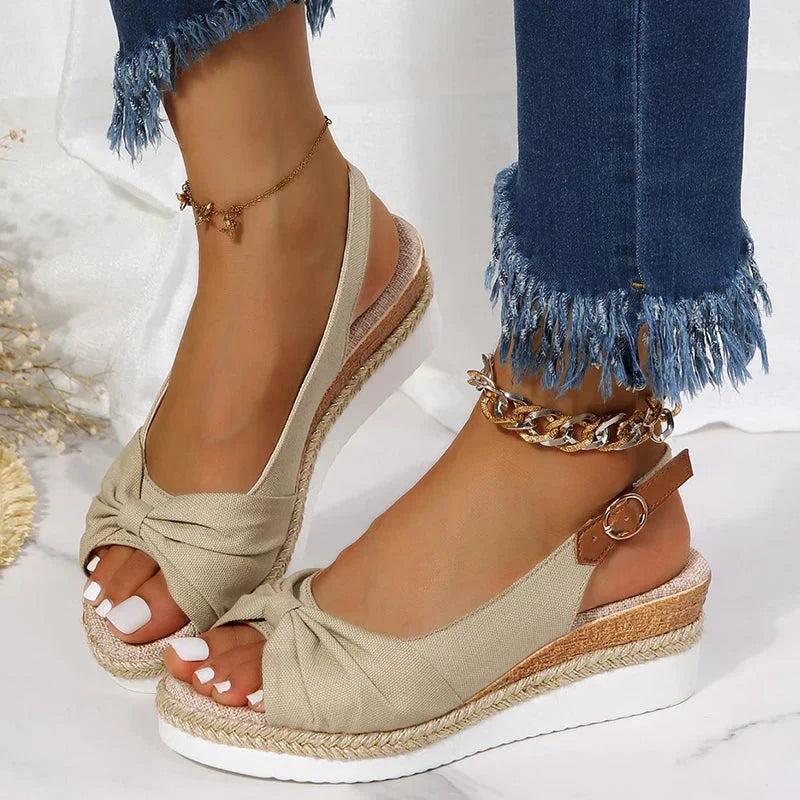 Dames Espadrille Sandalen met Gespsluiting en Knoopdetail 3