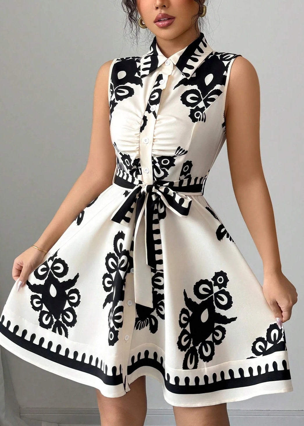 Dames Mini-jurk met Peter Pan Kraag en Print 1