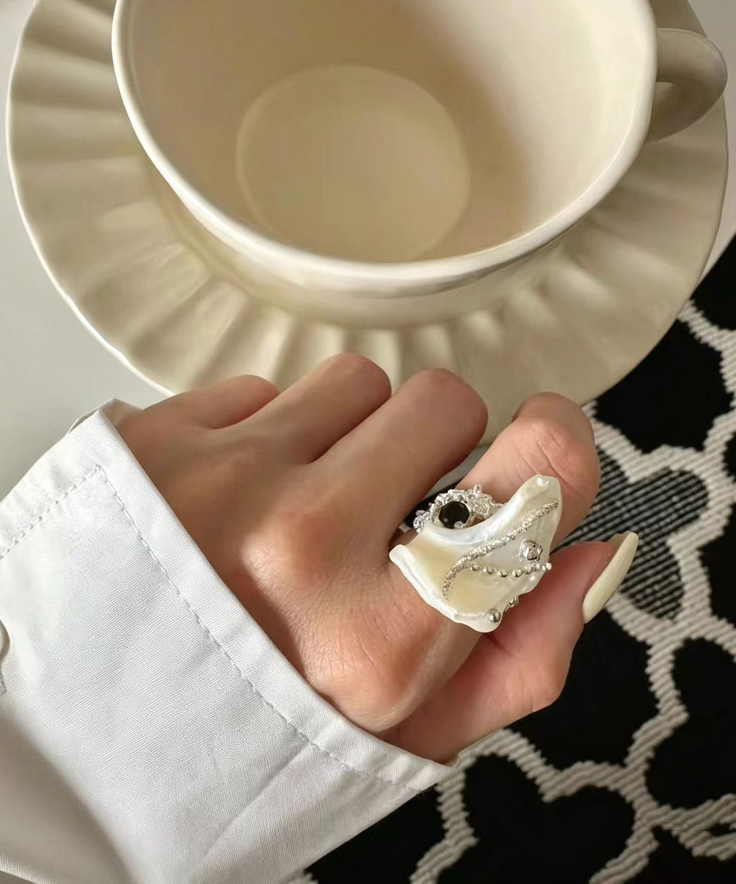 Dames Ring Asymmetrisch Met Zeeschelp Design 0