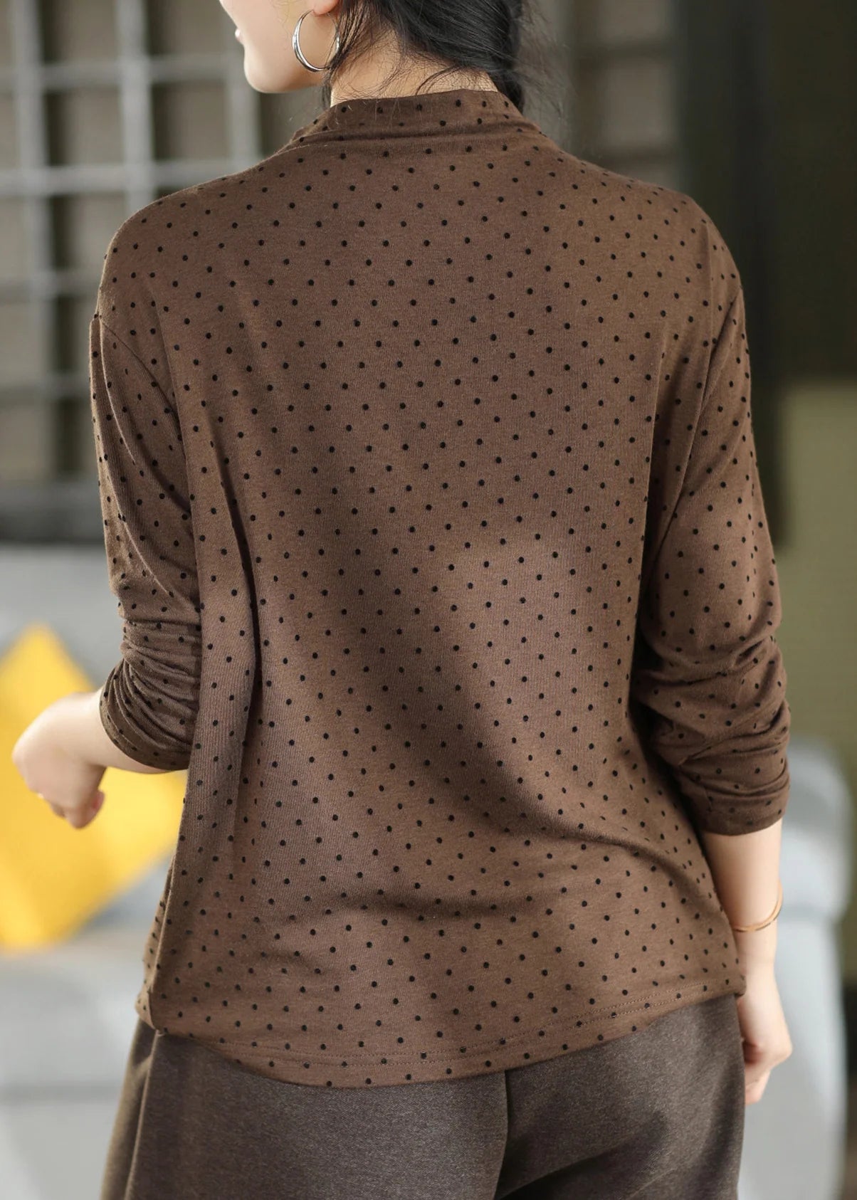 Dames T-shirt met stippen en halfhoge hals 3