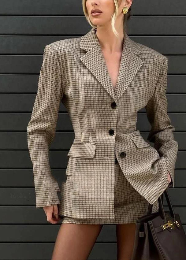 Dames Tweedelige Set Met Geruite Jas en Rok Met Uitlopende Mouwen 1