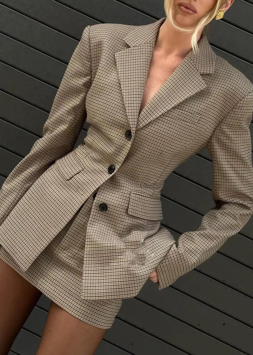 Dames Tweedelige Set Met Geruite Jas en Rok Met Uitlopende Mouwen 4