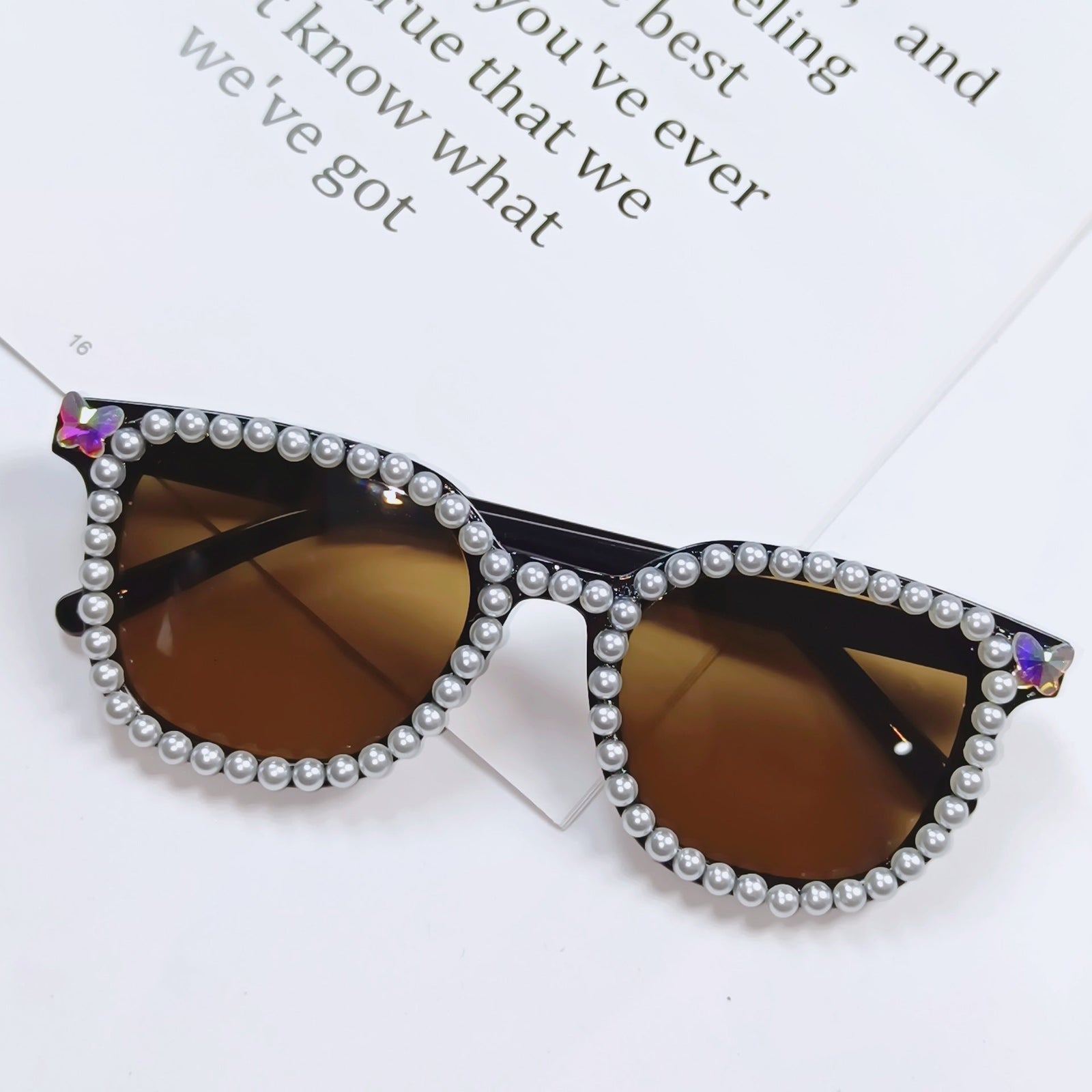 Dames Zonnebril met Parelmontuur 10