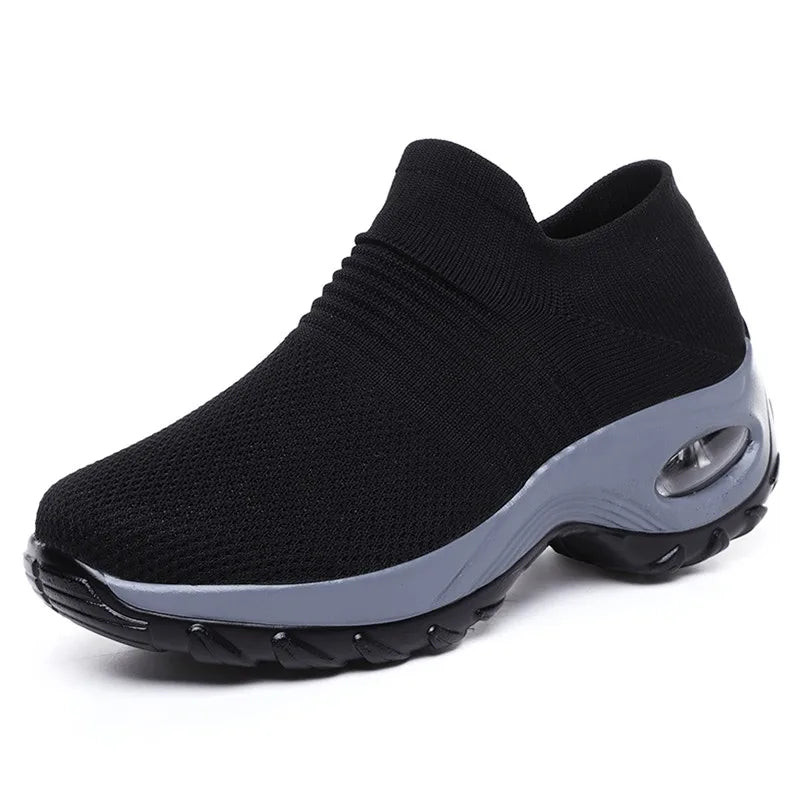 Therapeutische sneakers voor dames met plateauzool in zwart, wit en rood. 8