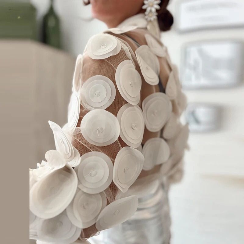 Witte Dames Blouse Lange Mouw met Puntkraag en Knoopsluiting 1