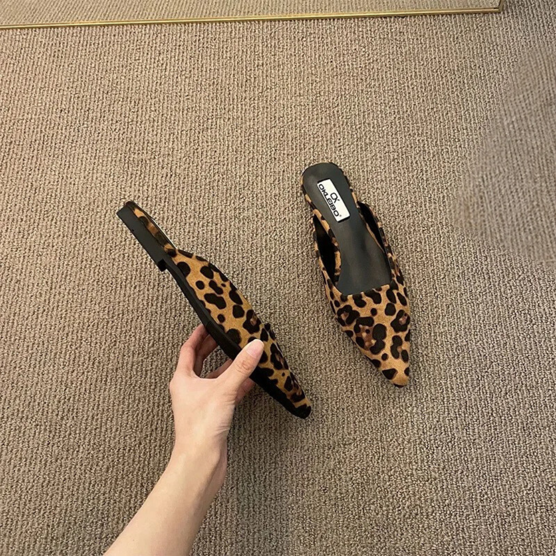 Damesschoenen met luipaardprint en puntige teen