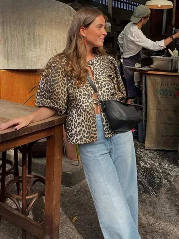 Luipaardprint blouse met pofmouwen