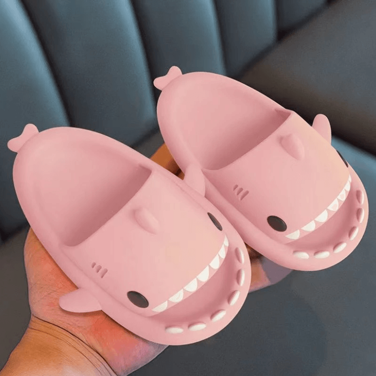 Baby en kinder slippers met haai
