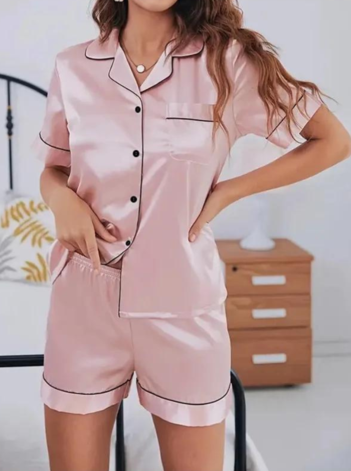 Minimalistische nachtkledingset voor dames