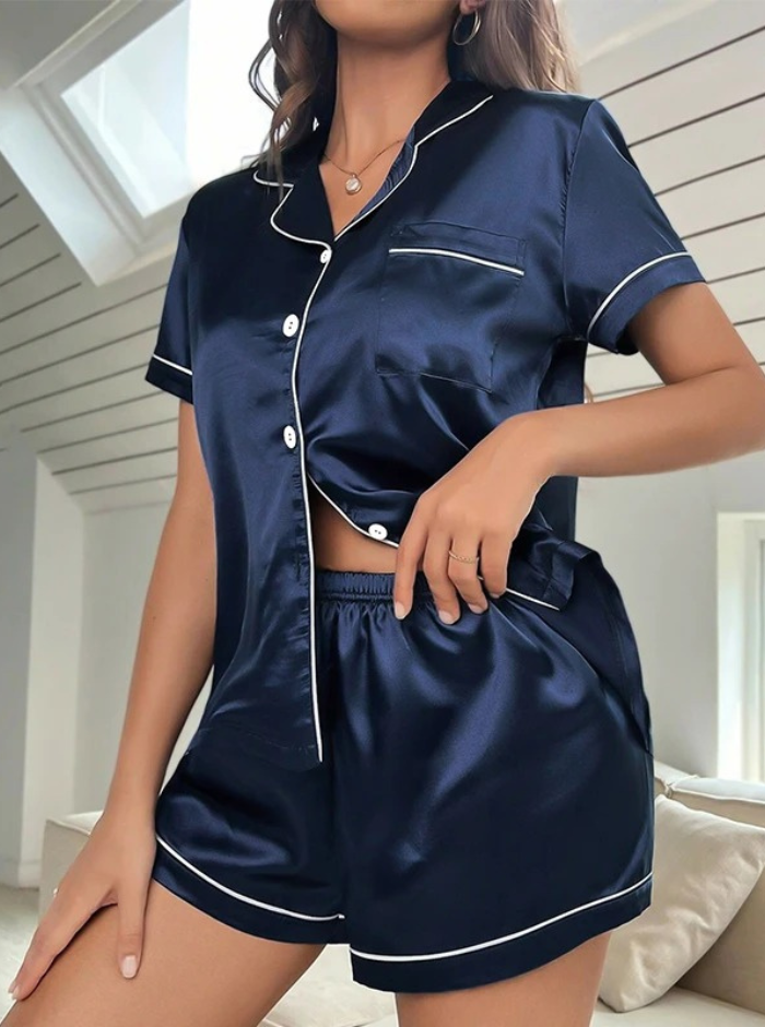 Minimalistische nachtkledingset voor dames