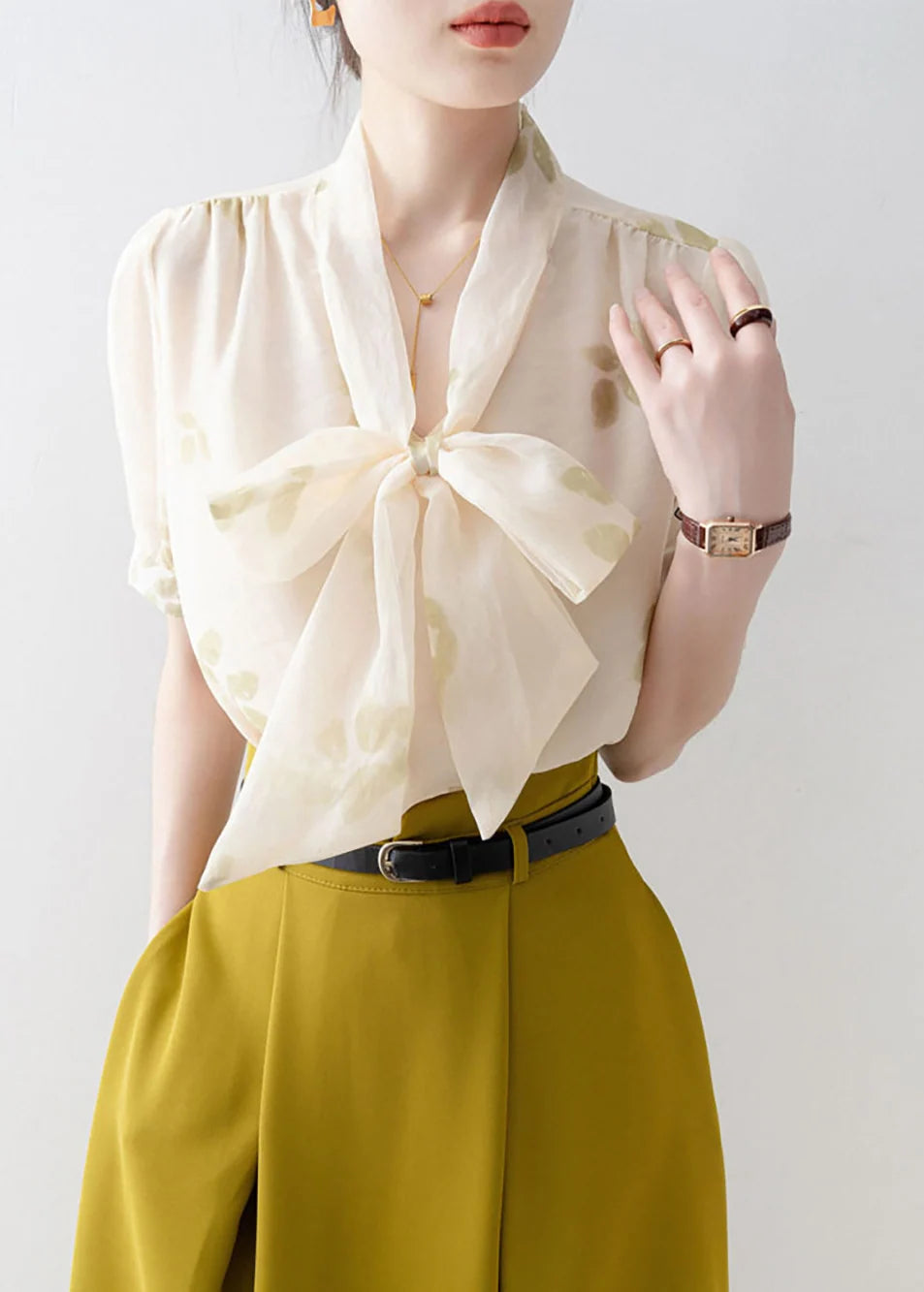 Dames Blouse V-hals Abrikozenprint Korte Mouwen 3