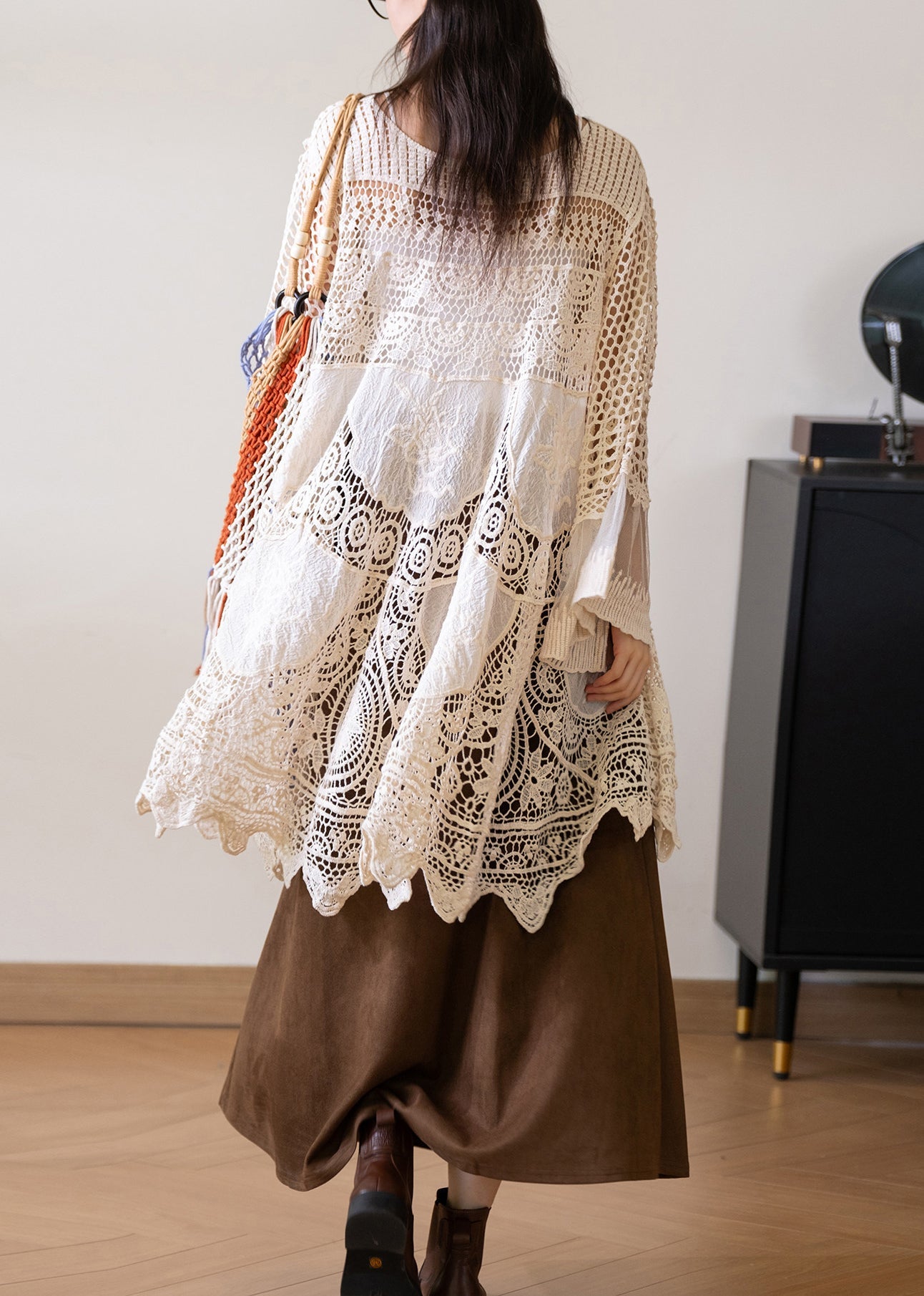Dames Blouse V-hals met Tule Patchwork en Uitlopende Mouwen 4