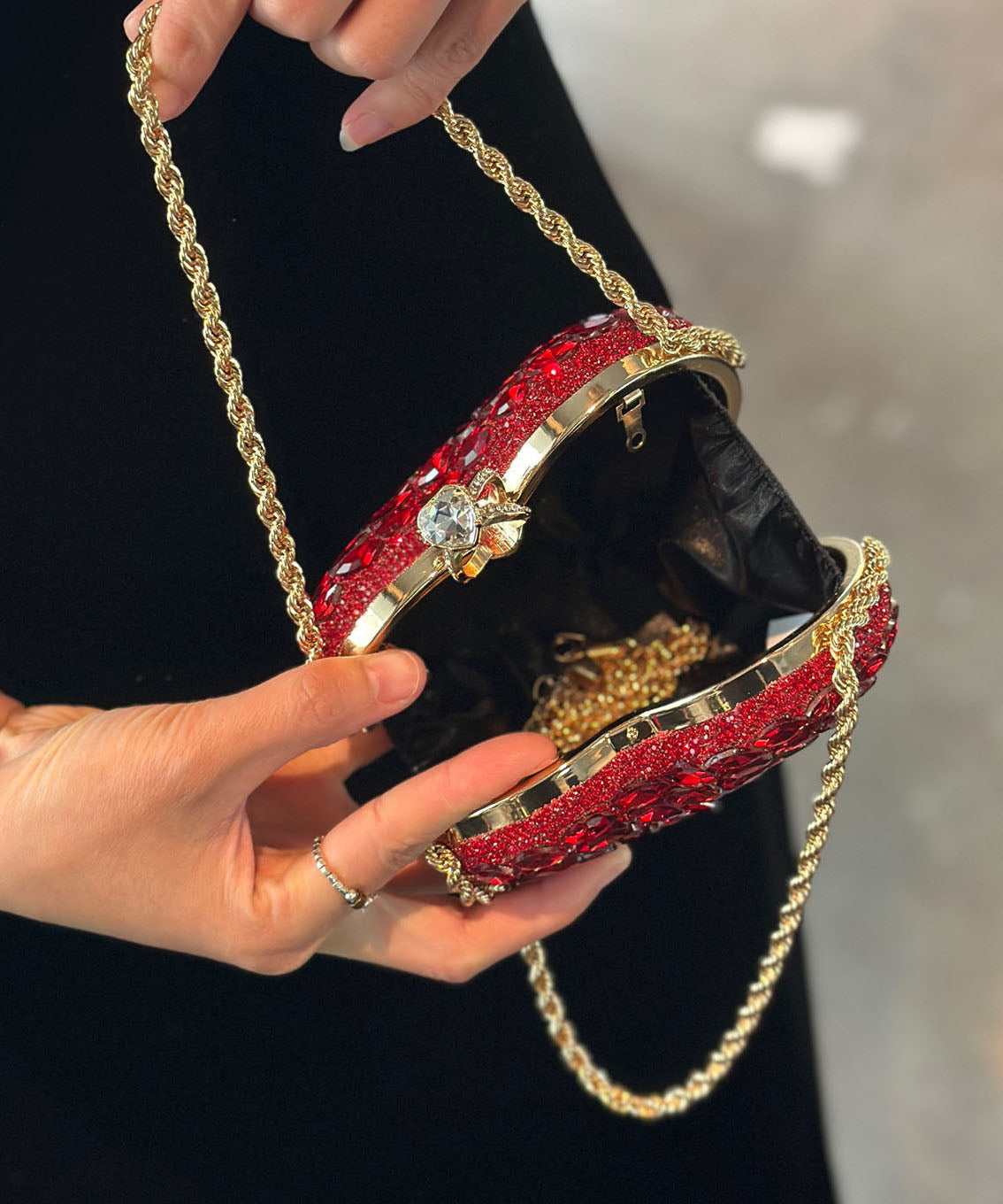 Dames Crossbodytas Hartvormige Ketting Met Diamantaccenten 4