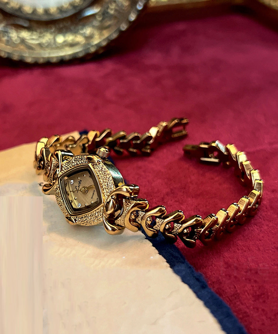 Dames Horloge Goudkleurig Met Zirkoon Accenten Tijdloos Design 4