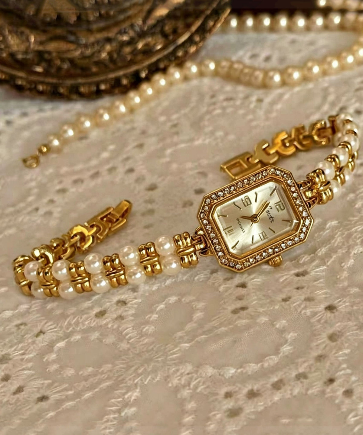 Dames Horloge Met Parel en Zirkoon Details 0