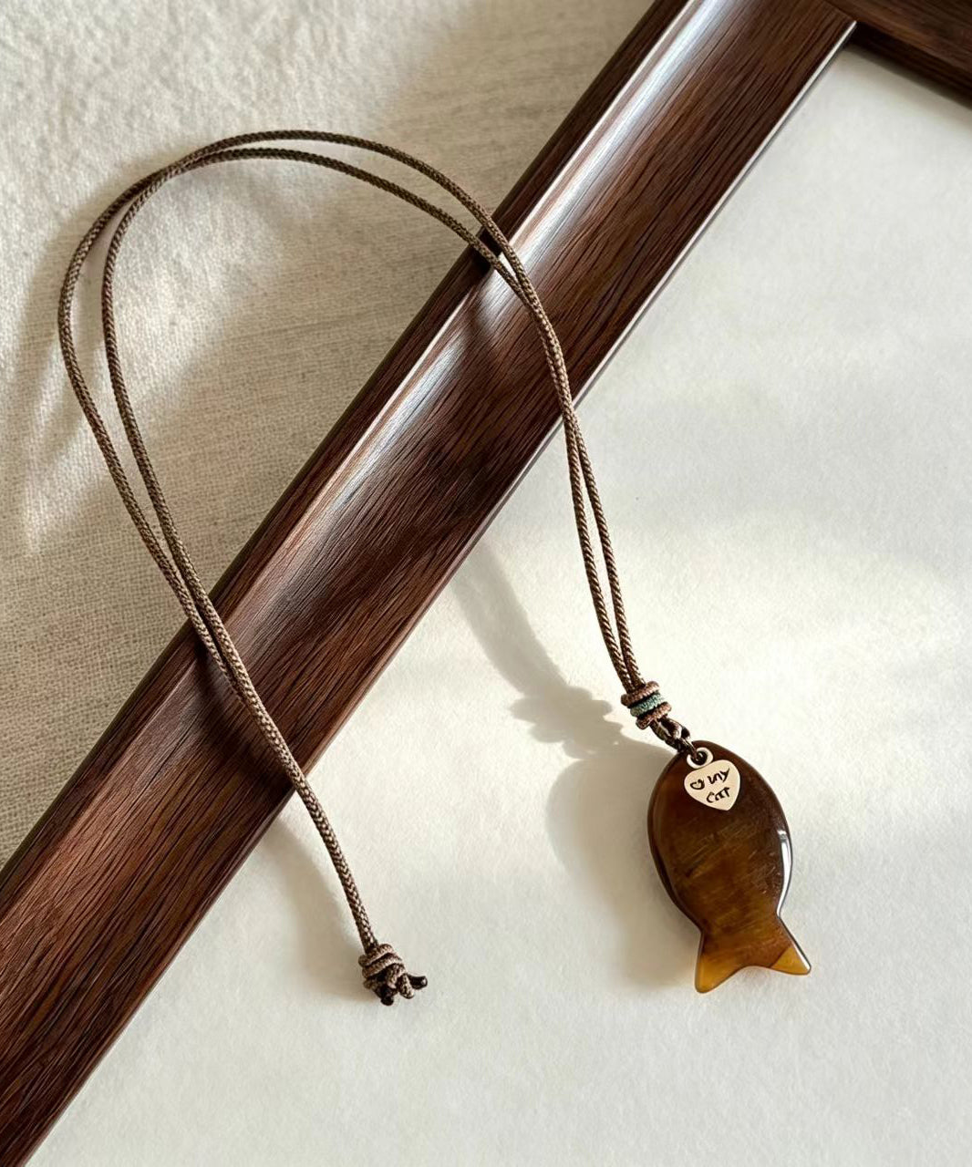 Dames Ketting Met Tijgeroog Hanger En Vis Motief Stylish Accessoire 2