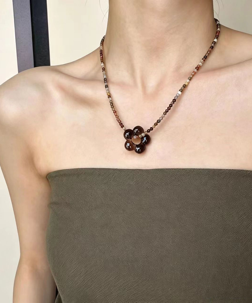 Dames Kralen Hanger Choker met Bloemdesign 1