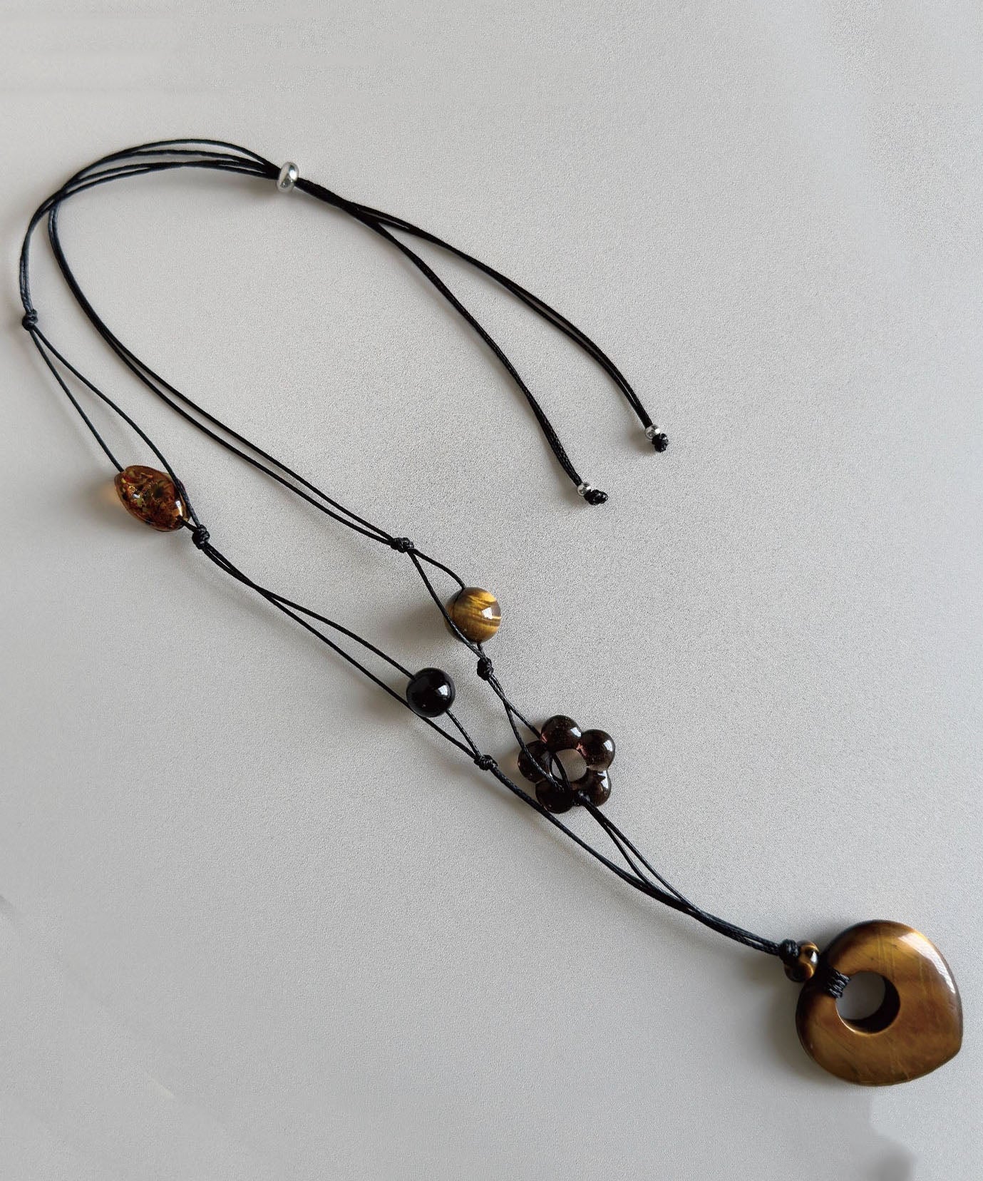 Dames Lange Ketting Met Uitgeholde Edelsteen Hanger 2