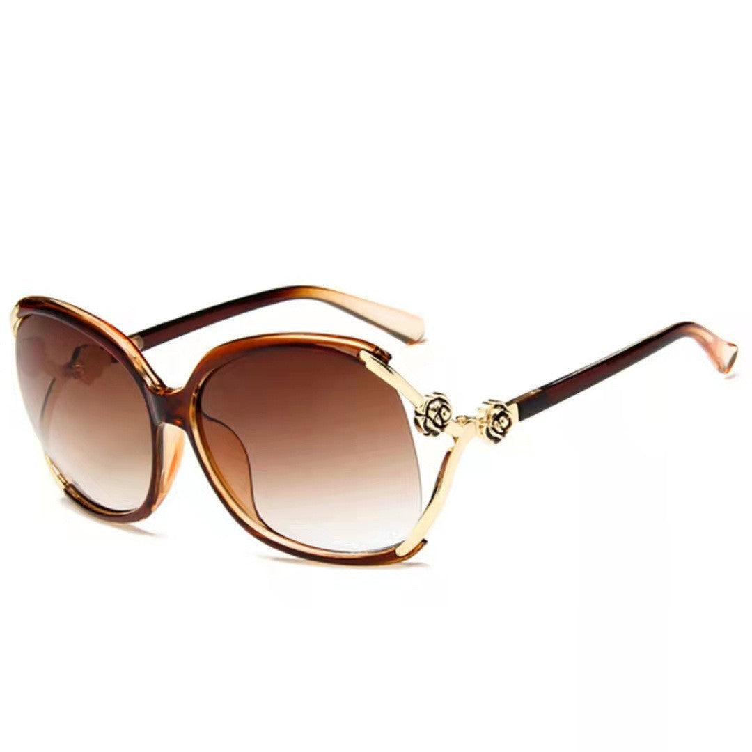 Dames Oversized Zonnebril met Gouden Accenten 1