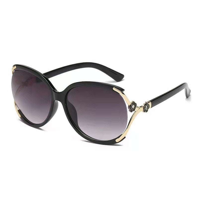 Dames Oversized Zonnebril met Gouden Accenten 6