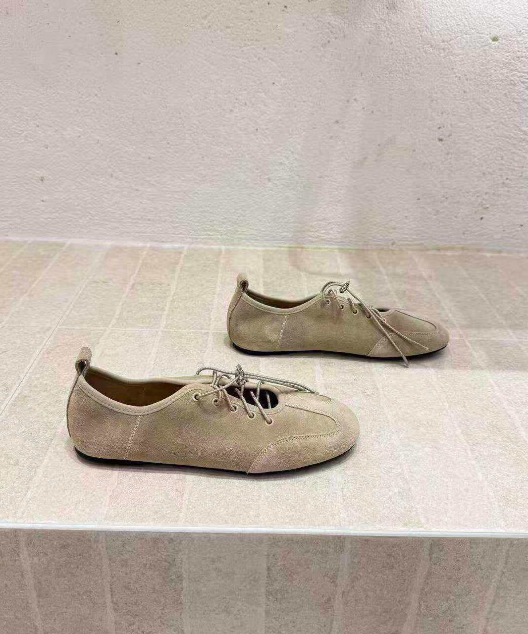 Dames Platte Schoenen met Split en Kruisband 2