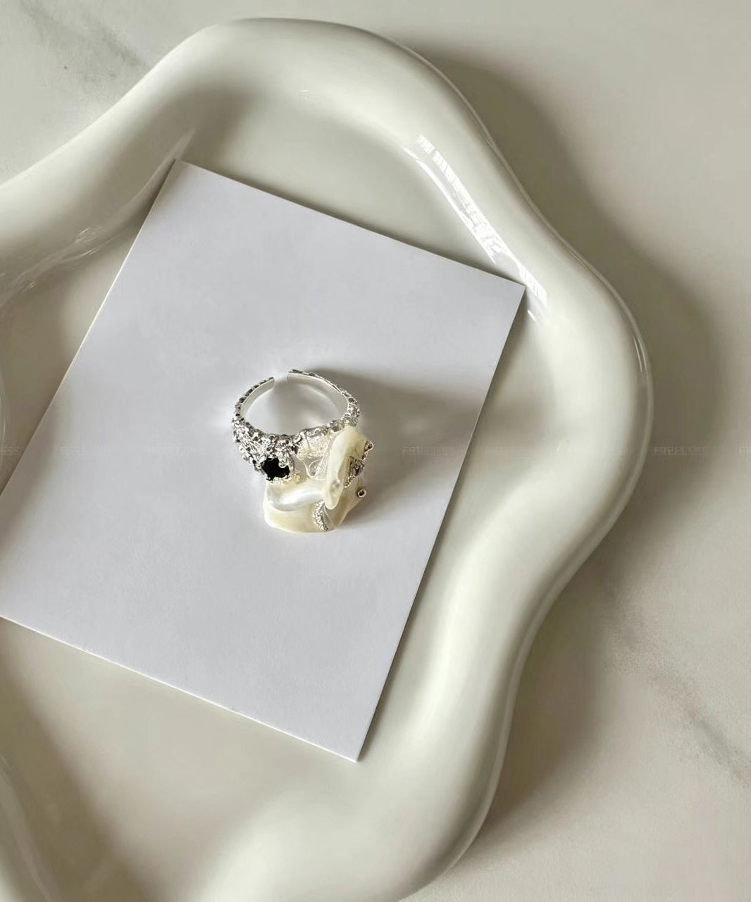 Dames Ring Asymmetrisch Met Zeeschelp Design 3