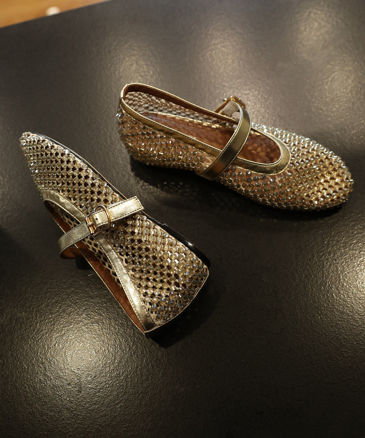 Dames Sleehaksandalen Met Uitgeholde Details 0