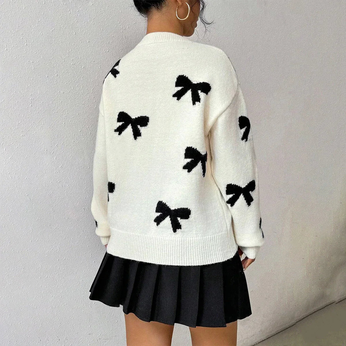 Dames Sweater Ronde Hals met Strikdetail 1