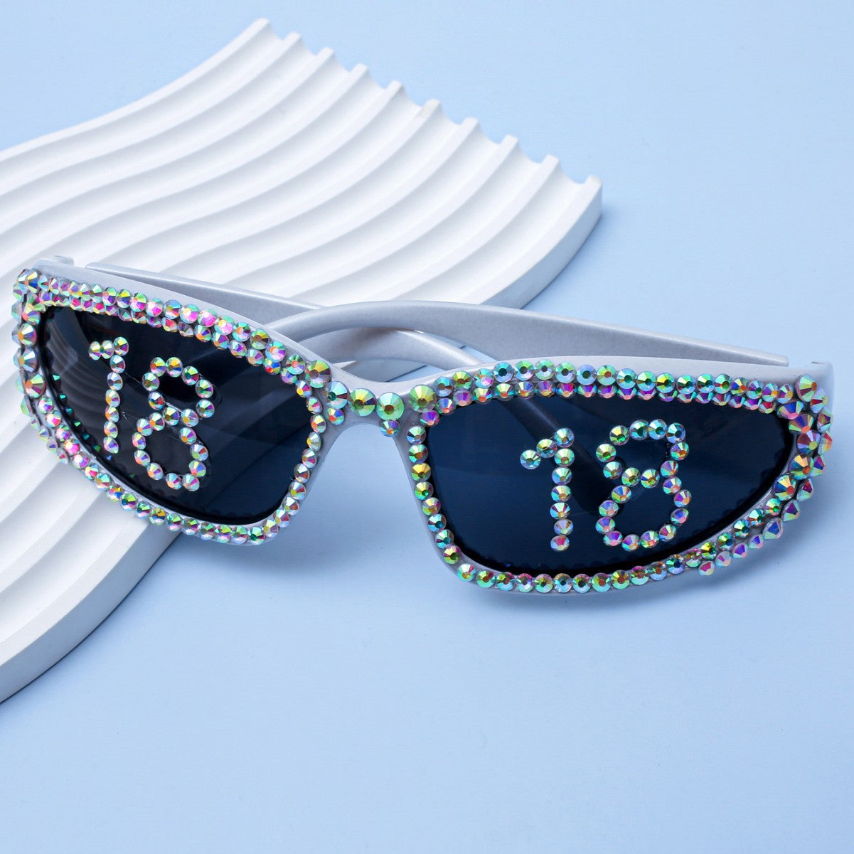 Dames Zonnebril met Strass en Unieke Inscriptie 2