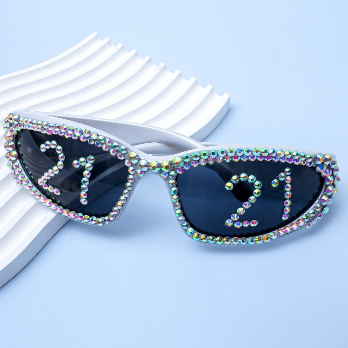 Dames Zonnebril met Strass en Unieke Inscriptie 3