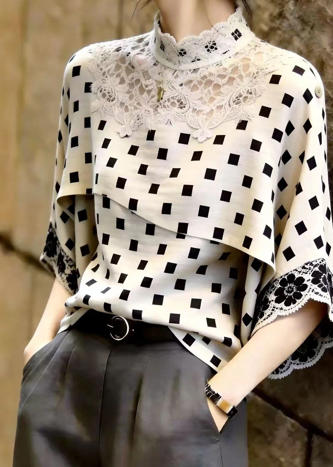 Damesblouse met Opstaande Kraag en Patchwork Kant 2