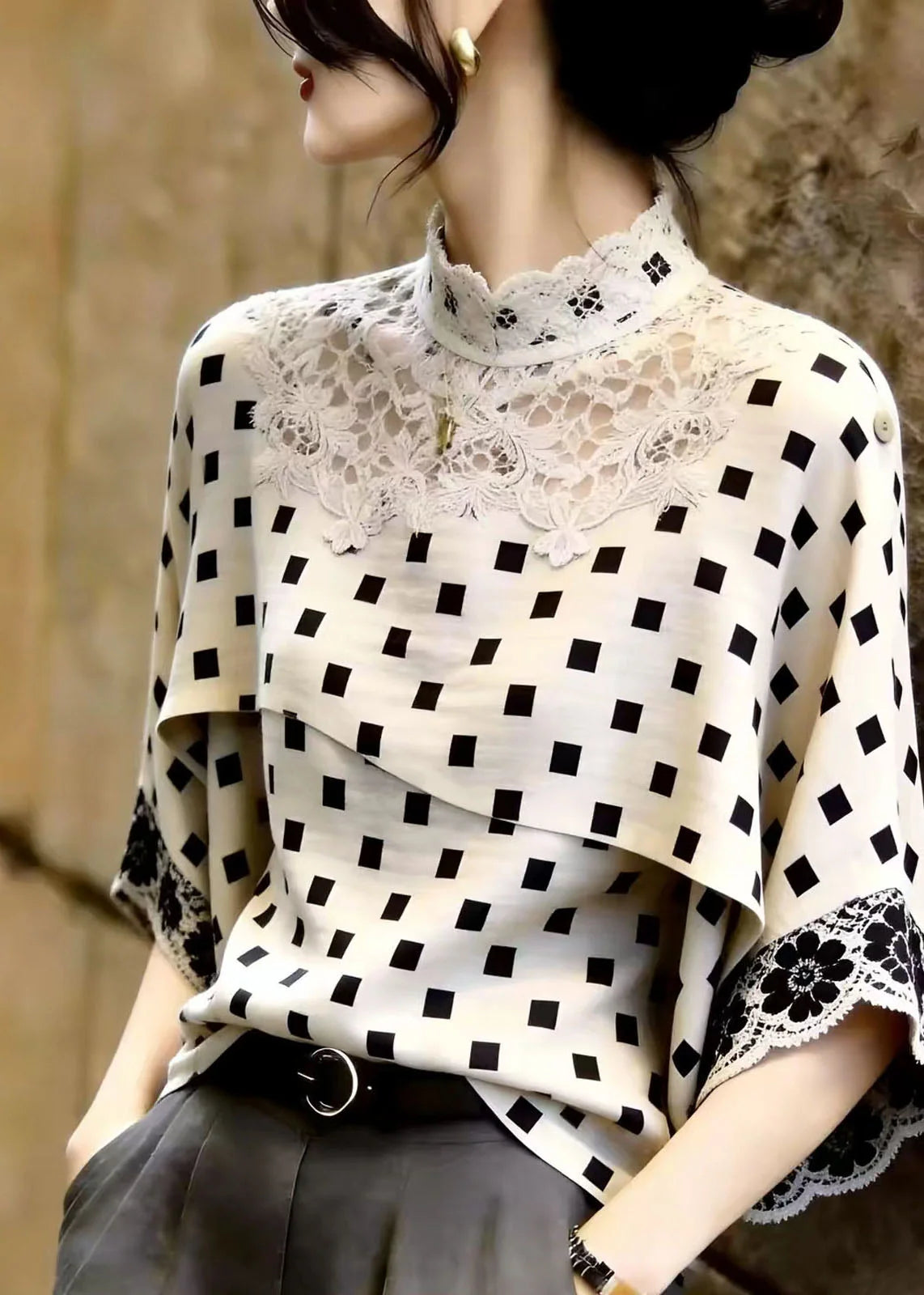 Damesblouse met Opstaande Kraag en Patchwork Kant 4