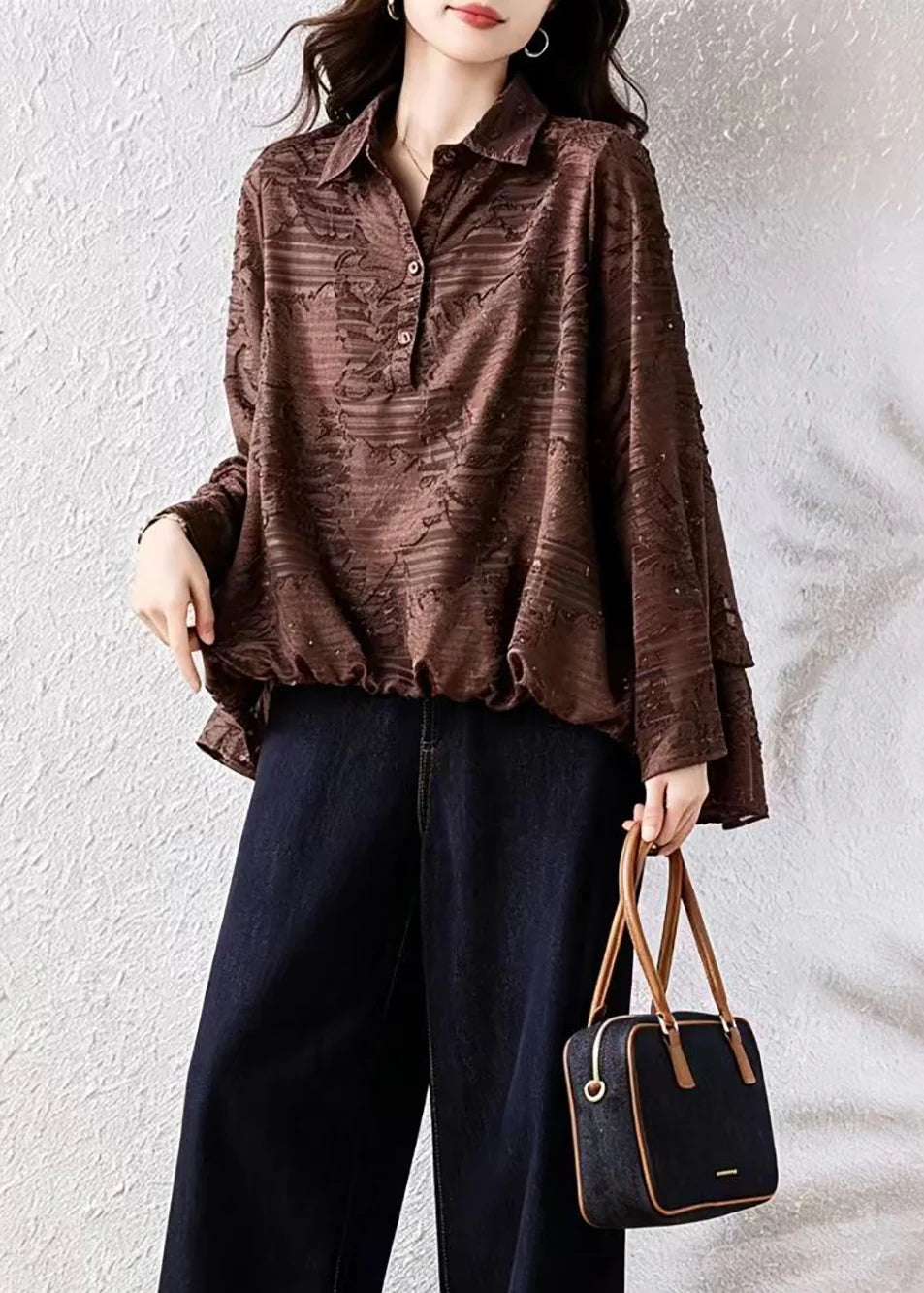 Damesblouse met asymmetrisch design en omgeslagen kraag 1