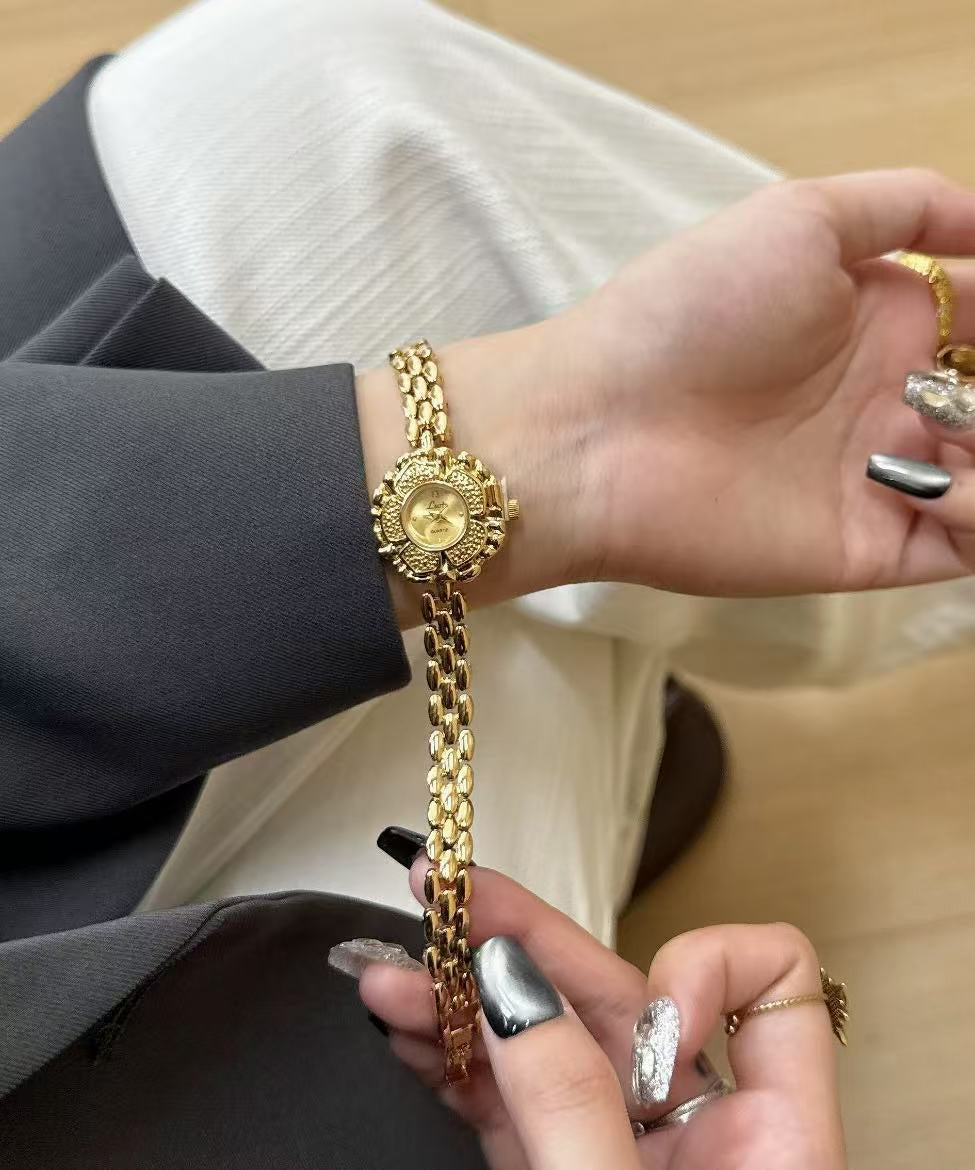 Dameshorloge met metalen ketting en uniek ontwerp 3