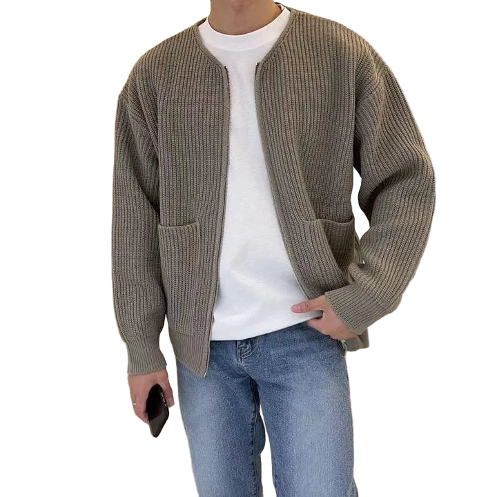 https://cdn.shopify.com/s/files/1/0938/2382/8293/files/Herren_Strickjacke_Modernes_Design_Bequem_Hochwertige_Materialien_5.jpg