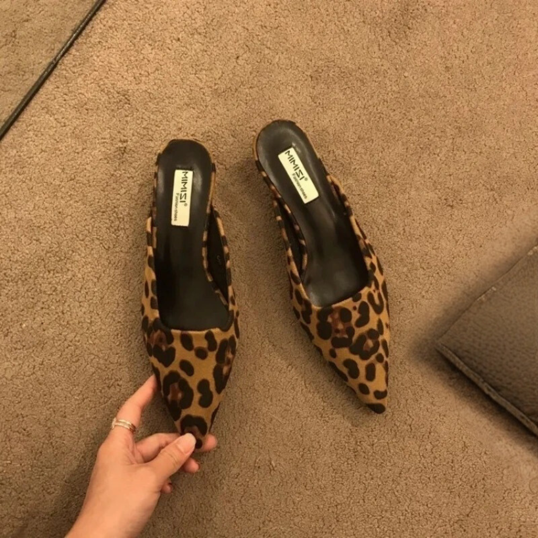 Damesschoenen met luipaardprint en puntige teen