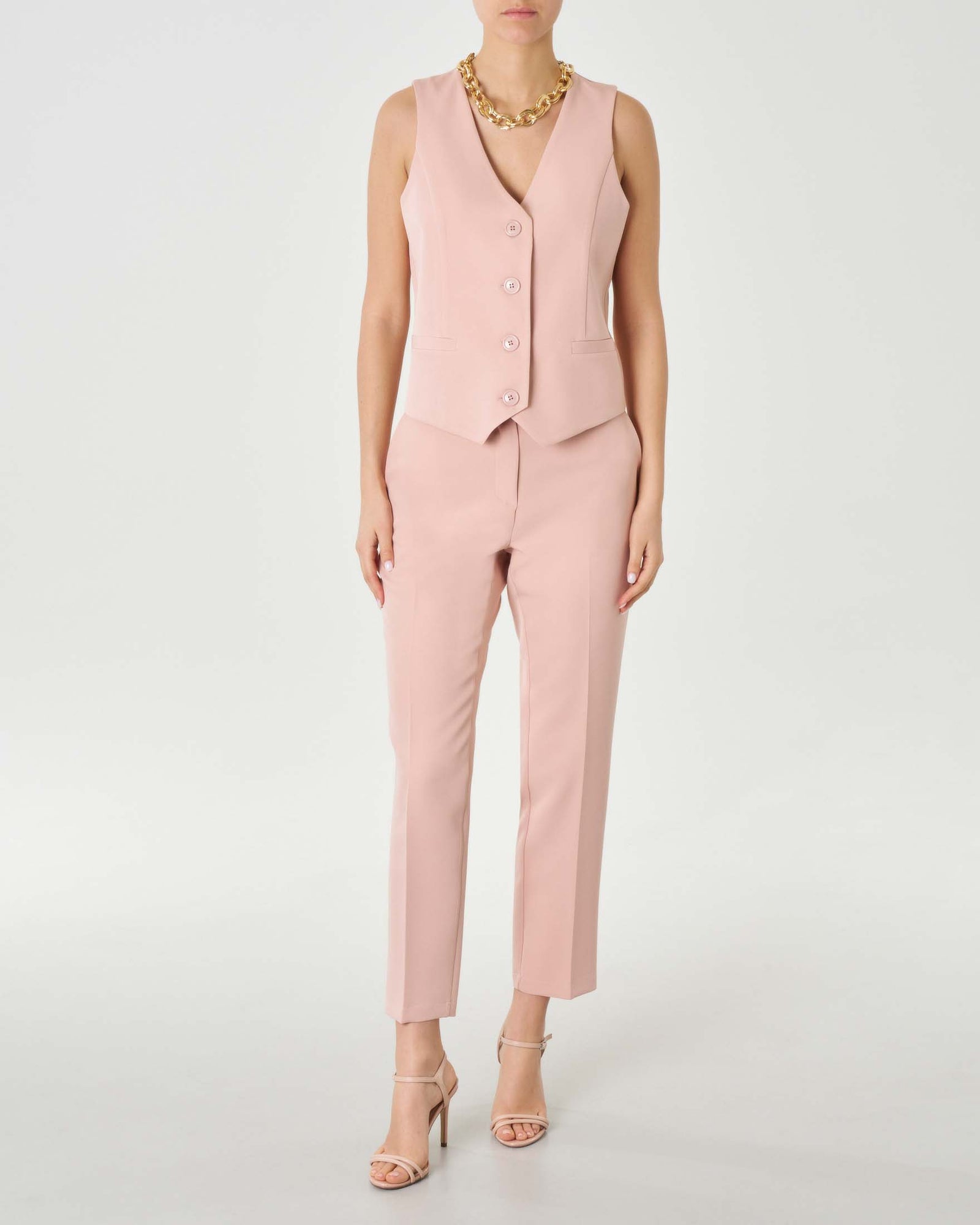 Trendy damestop & strakke broek met rechte pijpen