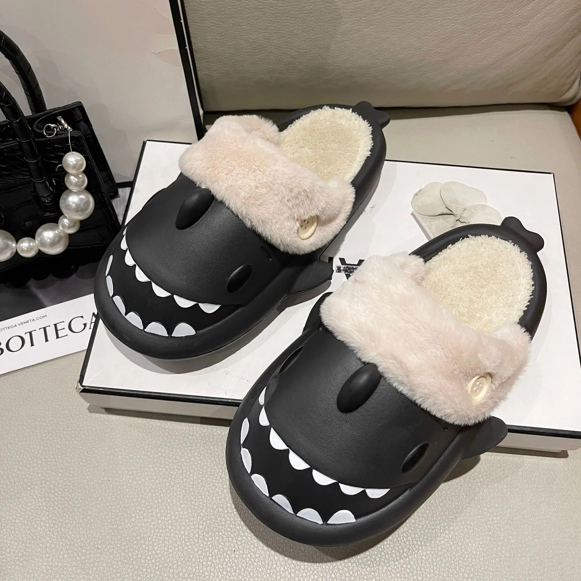 Vrouwen Shark Pluche Katoenen Pantoffels