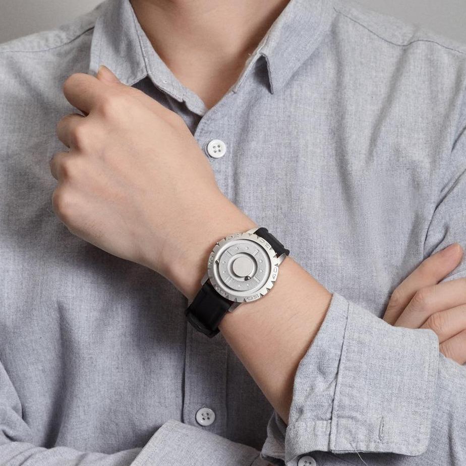 Eutour | Magnetisch Kogelhorloge