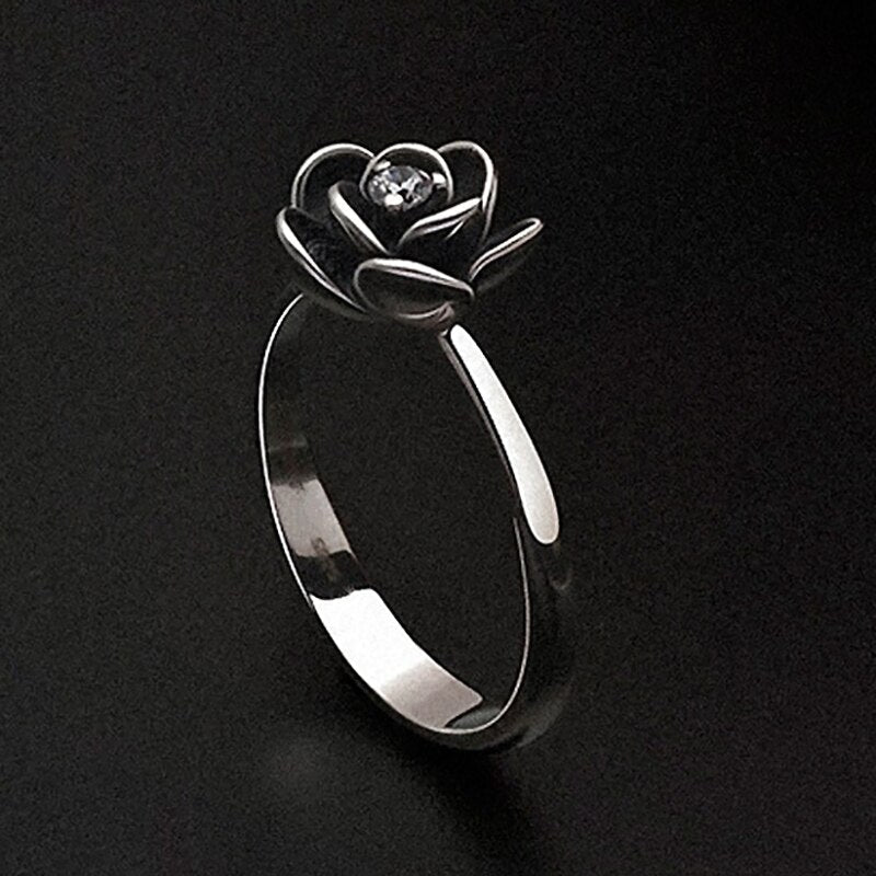 ZWARTE DAHLIABLOEMIGE RING